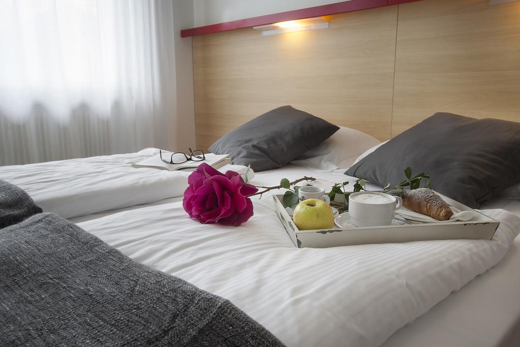 Park Hotel Eden Торболе Экстерьер фото